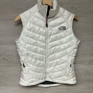 | The North Face | summit series vest. Size XS.